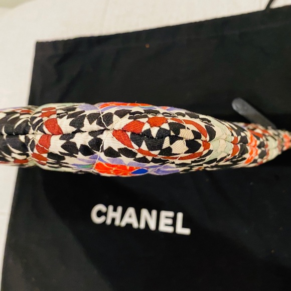 SOLD 🌟Chanel Limited Edition Dubai Cruise Clutch - Picture 5 of 15